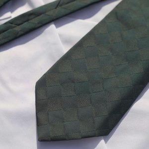 1970s Green Checker Necktie | Vintage Menswear | Retro Mens Fashion Accessories